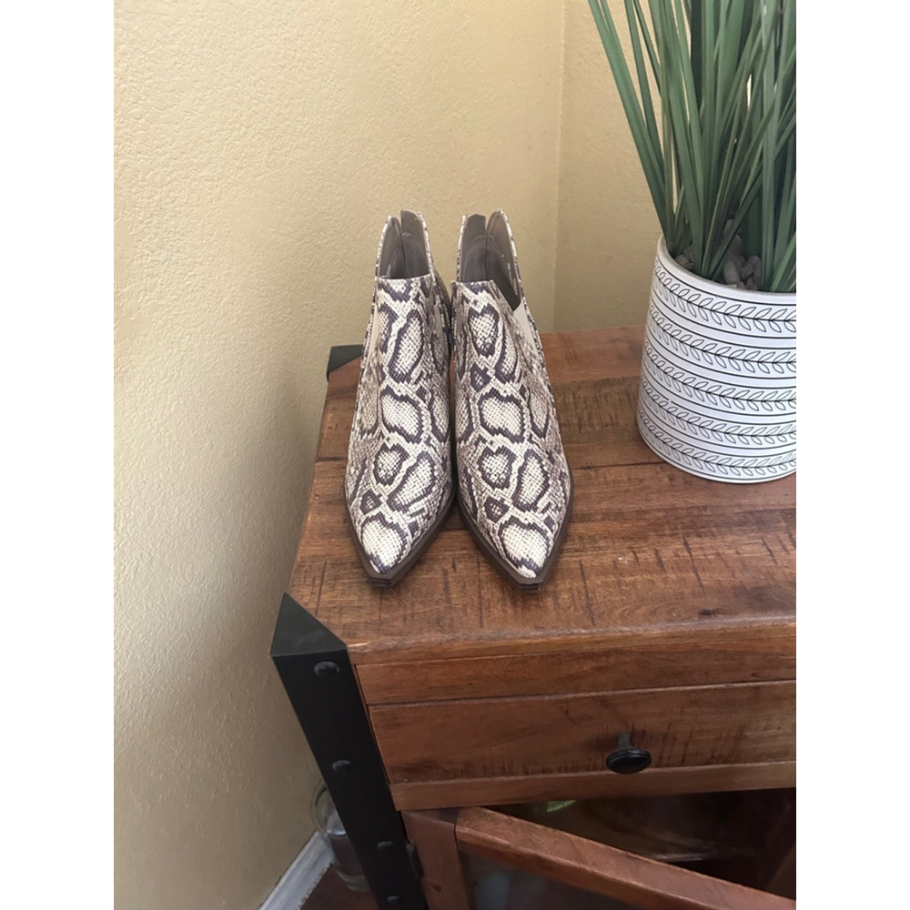Vince Camuto animal print shoes